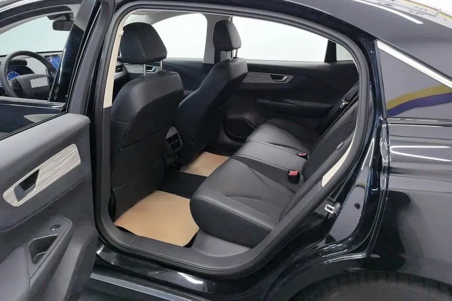 2024 HongQi E-QM5 BEV 72KWH,autocango,china used car exporter,china ev exporter,chinese used car exporter,chinese used ev exporter