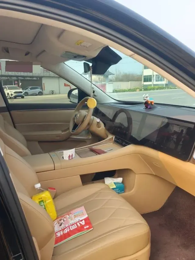 2025 AITO AITO M8 REEV 160HP REEV 53.4KWH,autocango,china used car exporter,china ev exporter,chinese used car exporter,chinese used ev exporter