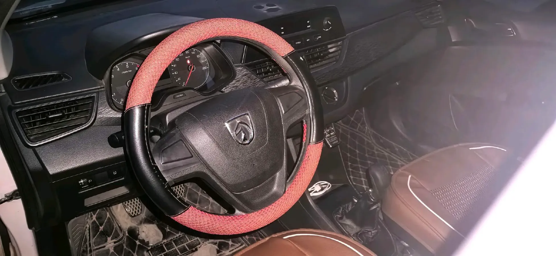 2020 BaoJun 310 1.2L 80HP L4 5MT,autocango,china used car exporter,china ev exporter,chinese used car exporter,chinese used ev exporter