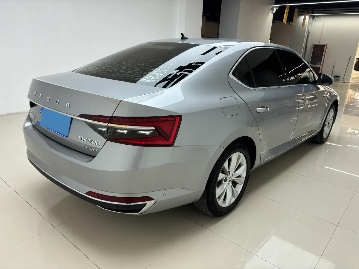 2019 Skoda Superb 1.4T 150HP L4 7DCT,autocango,china used car exporter,china ev exporter,chinese used car exporter,chinese used ev exporter