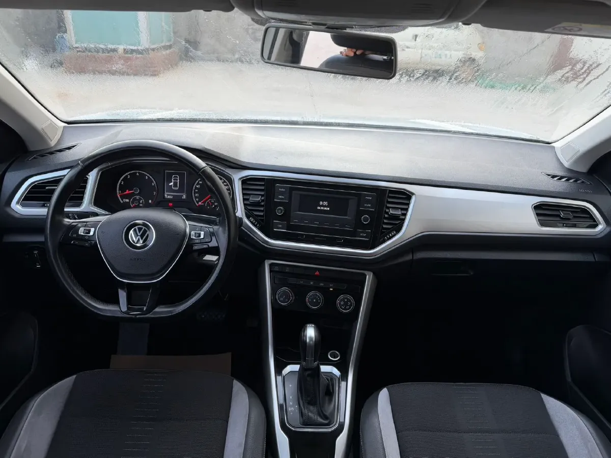 2021 Volkswagen T-Roc 1.4T 150HP L4 7DCT,autocango,china used car exporter,china ev exporter,chinese used car exporter,chinese used ev exporter