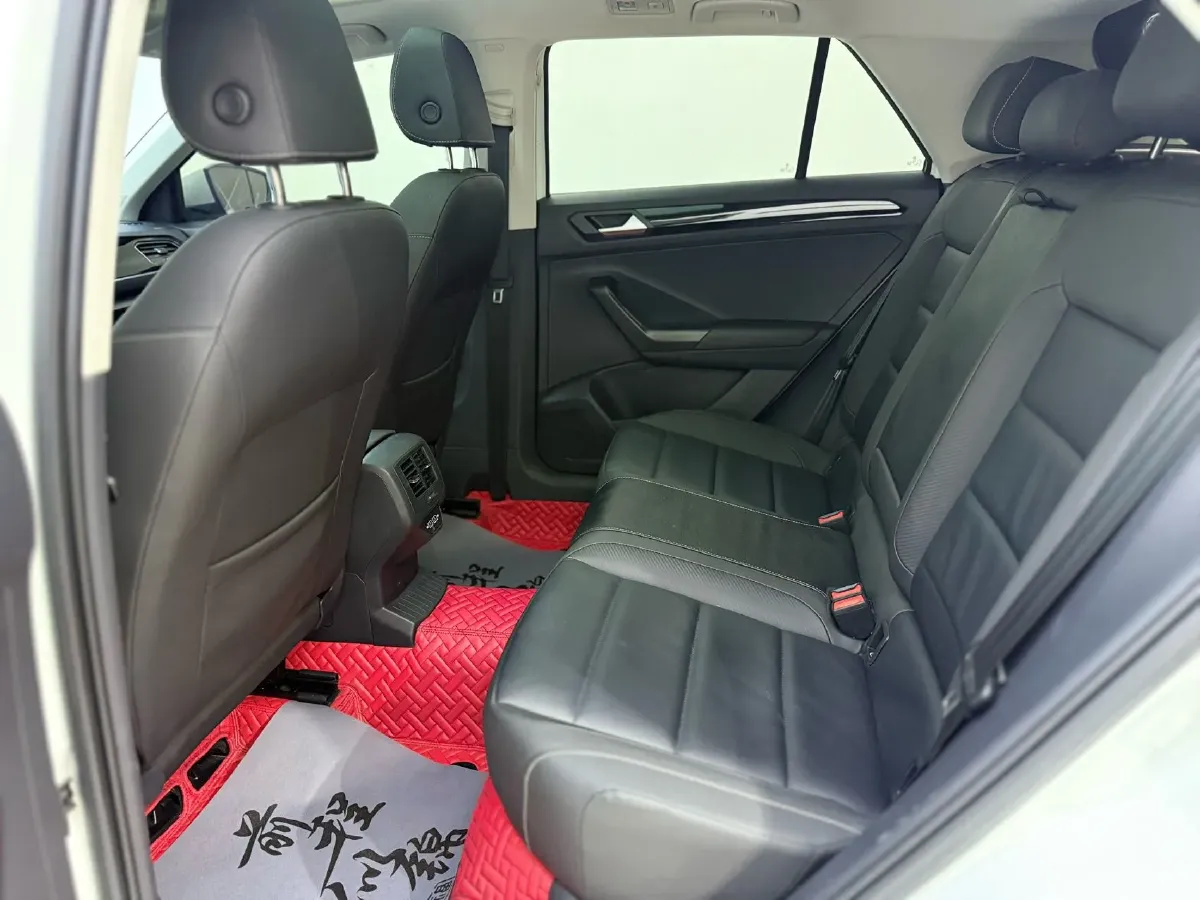 2021 Volkswagen T-Roc 1.4T 150HP L4 7DCT,autocango,china used car exporter,china ev exporter,chinese used car exporter,chinese used ev exporter