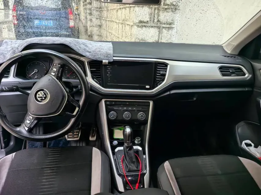 2022 Volkswagen T-Roc 1.4T 150HP L4 7DCT,autocango,china used car exporter,china ev exporter,chinese used car exporter,chinese used ev exporter