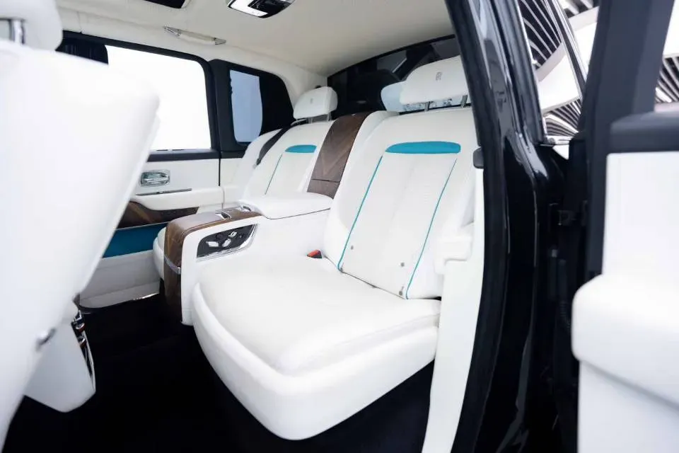 2018 Rolls-Royce Cullinan 6.7T 571HP V12 8AT,autocango,china used car exporter,china ev exporter,chinese used car exporter,chinese used ev exporter