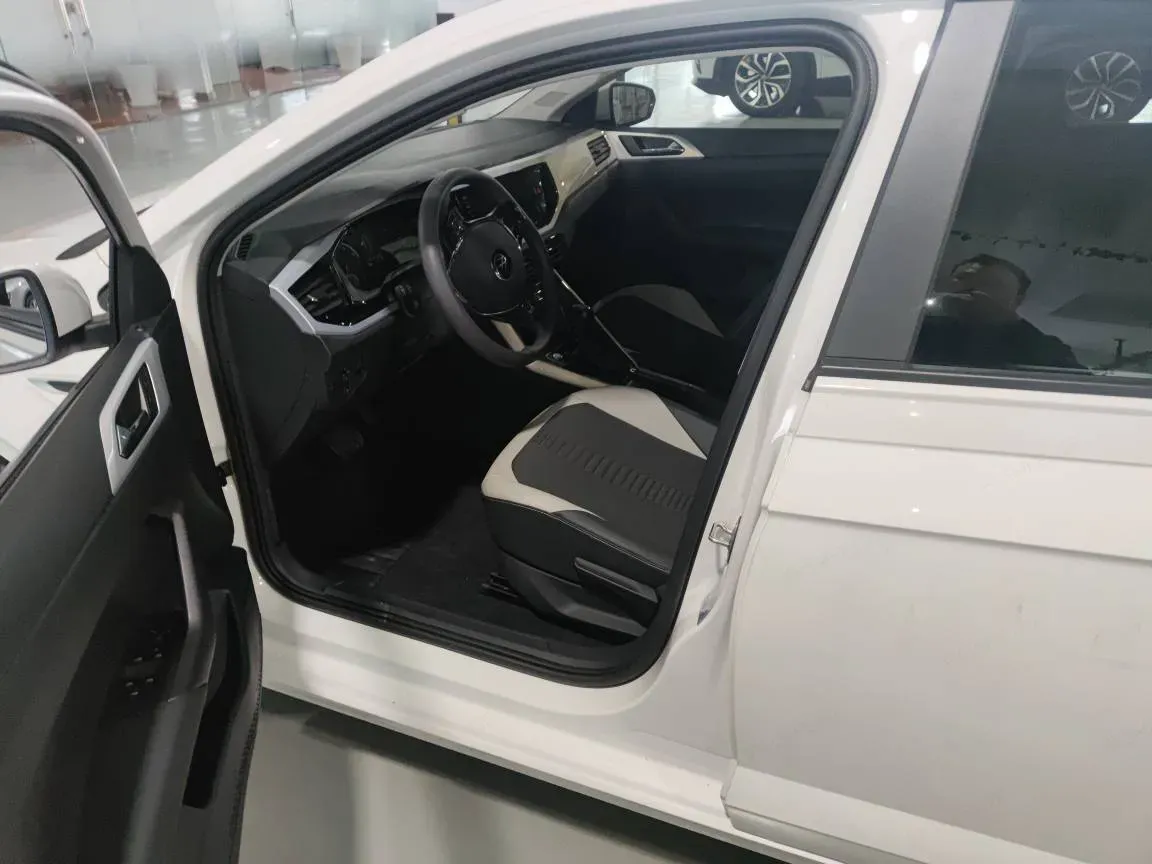 2021 Haval H6 1.5T 169HP L4 7DCT,autocango,china used car exporter,china ev exporter,chinese used car exporter,chinese used ev exporter