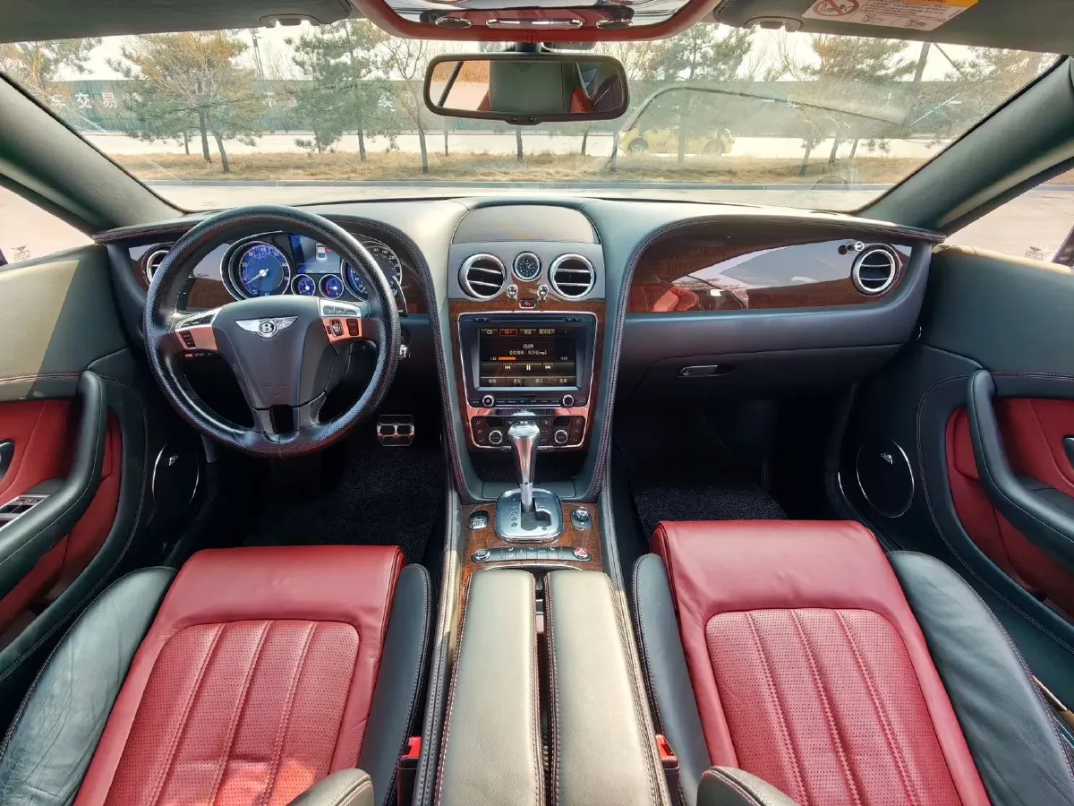 2015 Bentley Continental 4.0T 529HP V8 8AT,autocango,china used car exporter,china ev exporter,chinese used car exporter,chinese used ev exporter