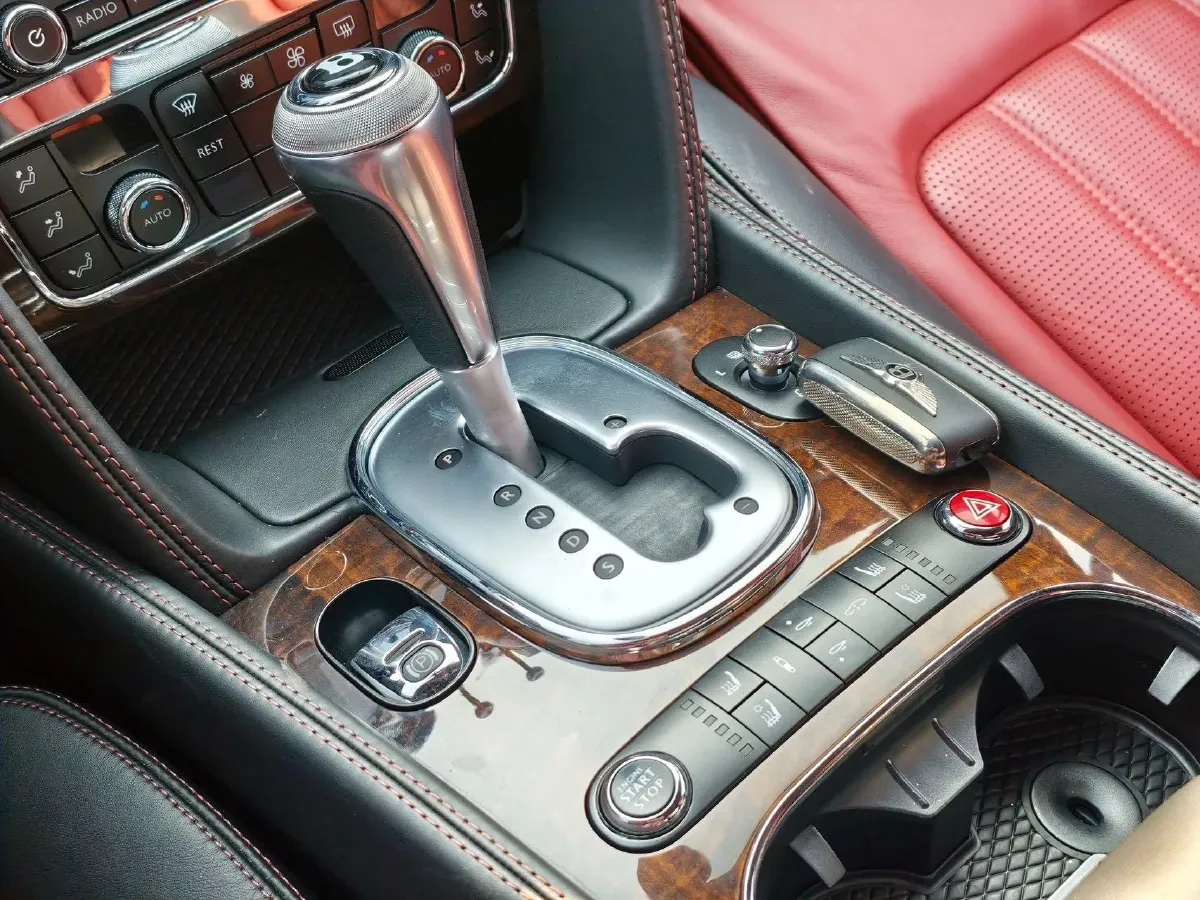 2015 Bentley Continental 4.0T 529HP V8 8AT,autocango,china used car exporter,china ev exporter,chinese used car exporter,chinese used ev exporter