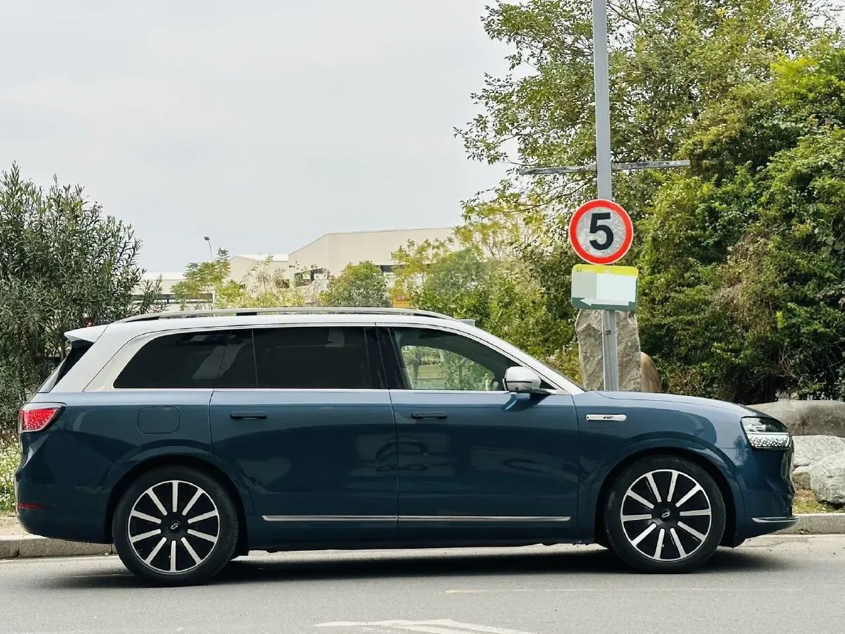 2024 AITO AITO M9 1.5T 152HP L4 REEV 42KWH,autocango,china used car exporter,china ev exporter,chinese used car exporter,chinese used ev exporter