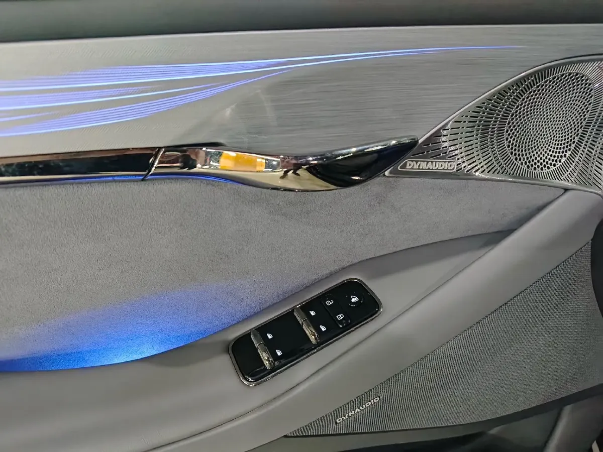 2024 Voyah ZhuiGuang 1.5T 136HP L4 PHEV 43KWH,autocango,china used car exporter,china ev exporter,chinese used car exporter,chinese used ev exporter