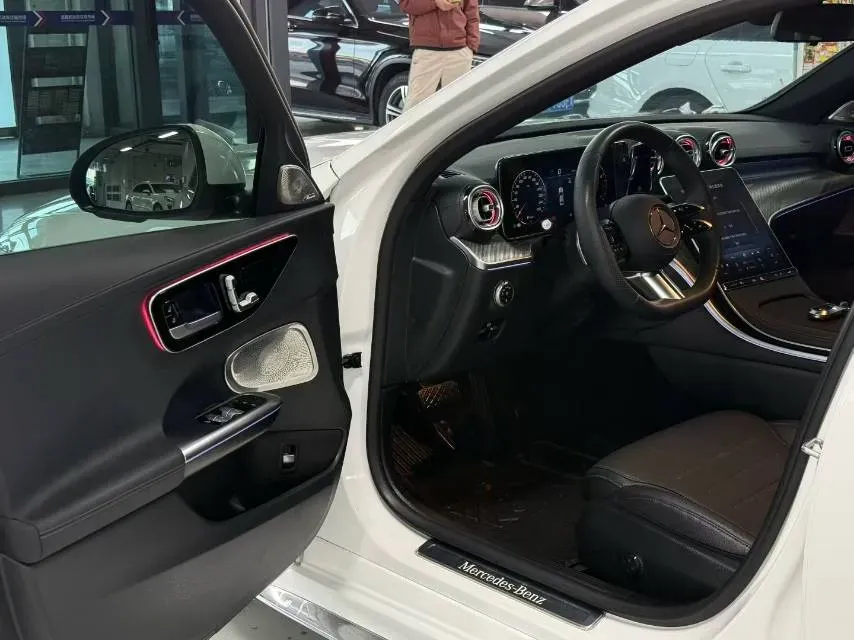 2025 Mercedes-Benz C Class 1.5T 204HP L4 9AT,autocango,china used car exporter,china ev exporter,chinese used car exporter,chinese used ev exporter