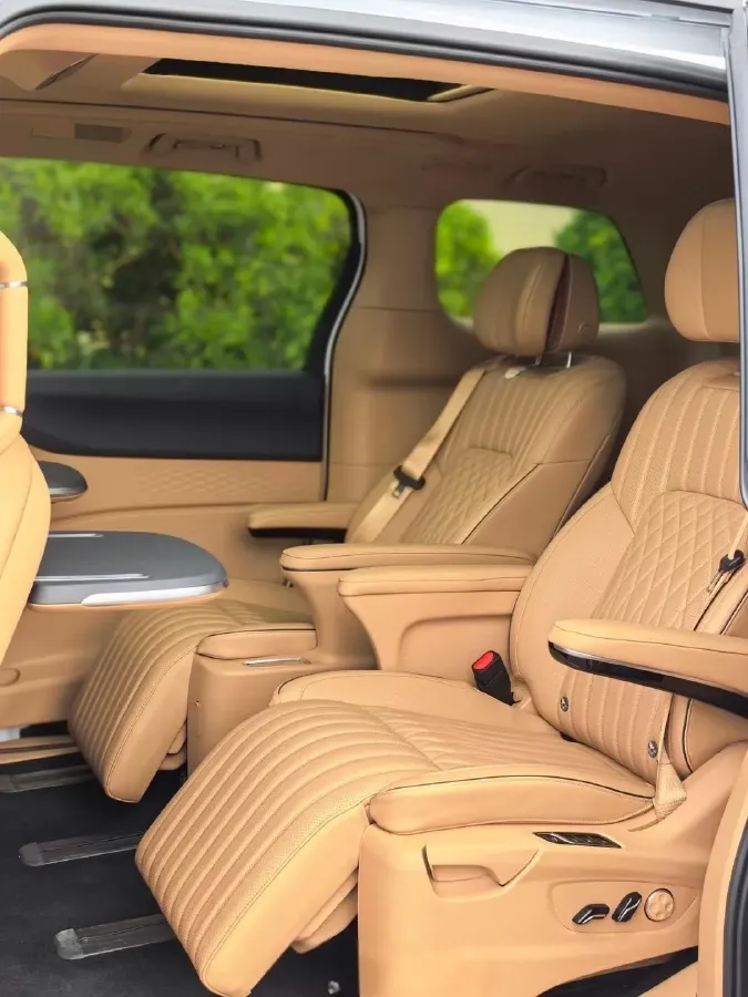 2022 Voyah Dream 1.5T 136HP L4 PHEV 25.57KWH,autocango,china used car exporter,china ev exporter,chinese used car exporter,chinese used ev exporter