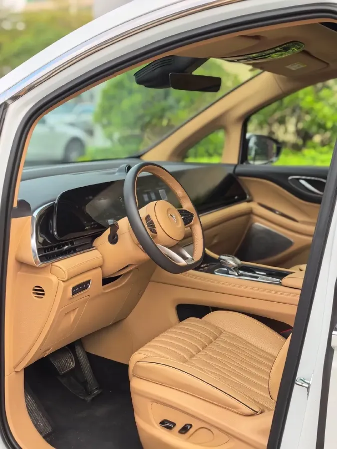 2022 Voyah Dream 1.5T 136HP L4 PHEV 25.57KWH,autocango,china used car exporter,china ev exporter,chinese used car exporter,chinese used ev exporter