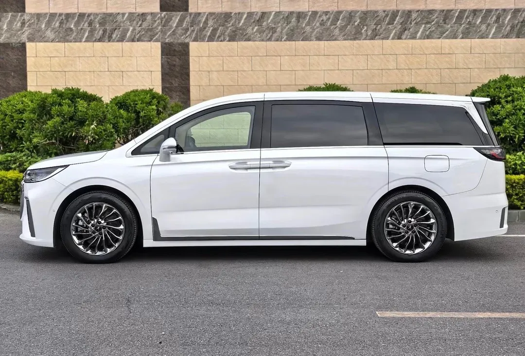 2022 Voyah Dream 1.5T 136HP L4 PHEV 25.57KWH,autocango,china used car exporter,china ev exporter,chinese used car exporter,chinese used ev exporter