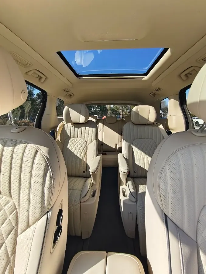 2022 Voyah Dream BEV 108.7KWH,autocango,china used car exporter,china ev exporter,chinese used car exporter,chinese used ev exporter