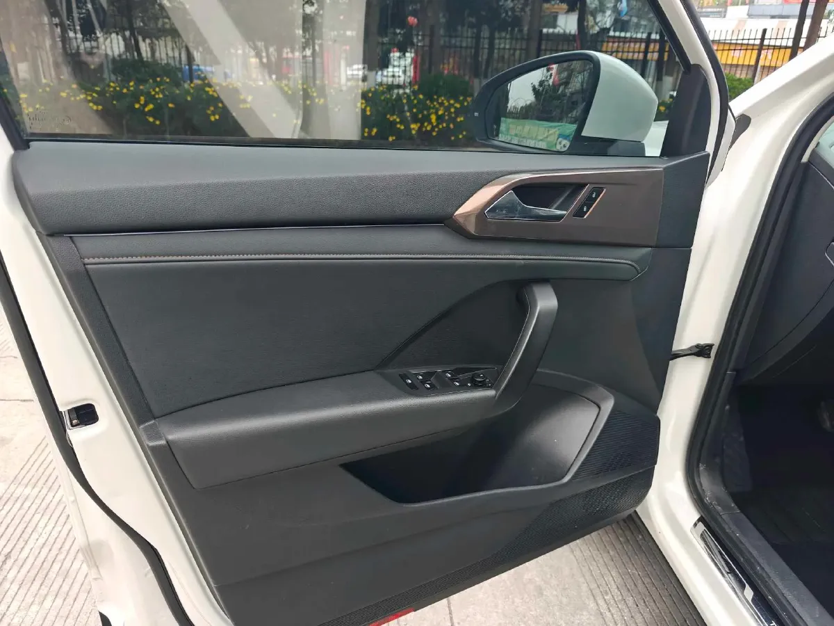 2021 Volkswagen Tharu 1.4T 150HP L4 7DCT,autocango,china used car exporter,china ev exporter,chinese used car exporter,chinese used ev exporter