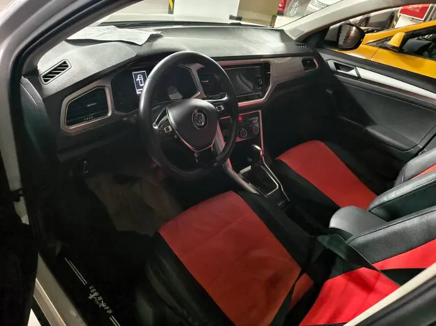 2019 Volkswagen T-Roc 1.4T 131HP L4 7DCT,autocango,china used car exporter,china ev exporter,chinese used car exporter,chinese used ev exporter