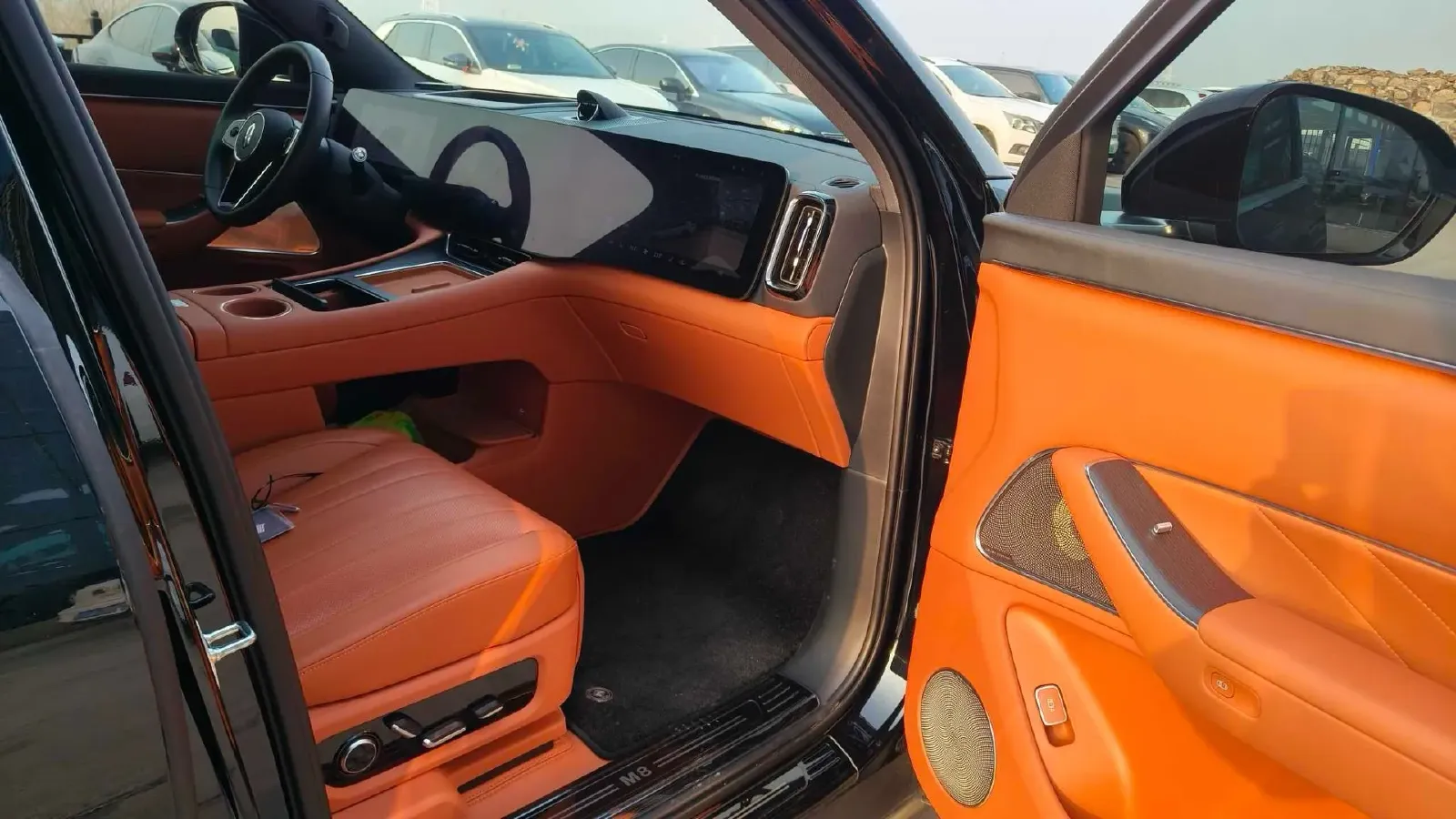 2025 AITO AITO M8 REEV 160HP REEV 53.4KWH,autocango,china used car exporter,china ev exporter,chinese used car exporter,chinese used ev exporter