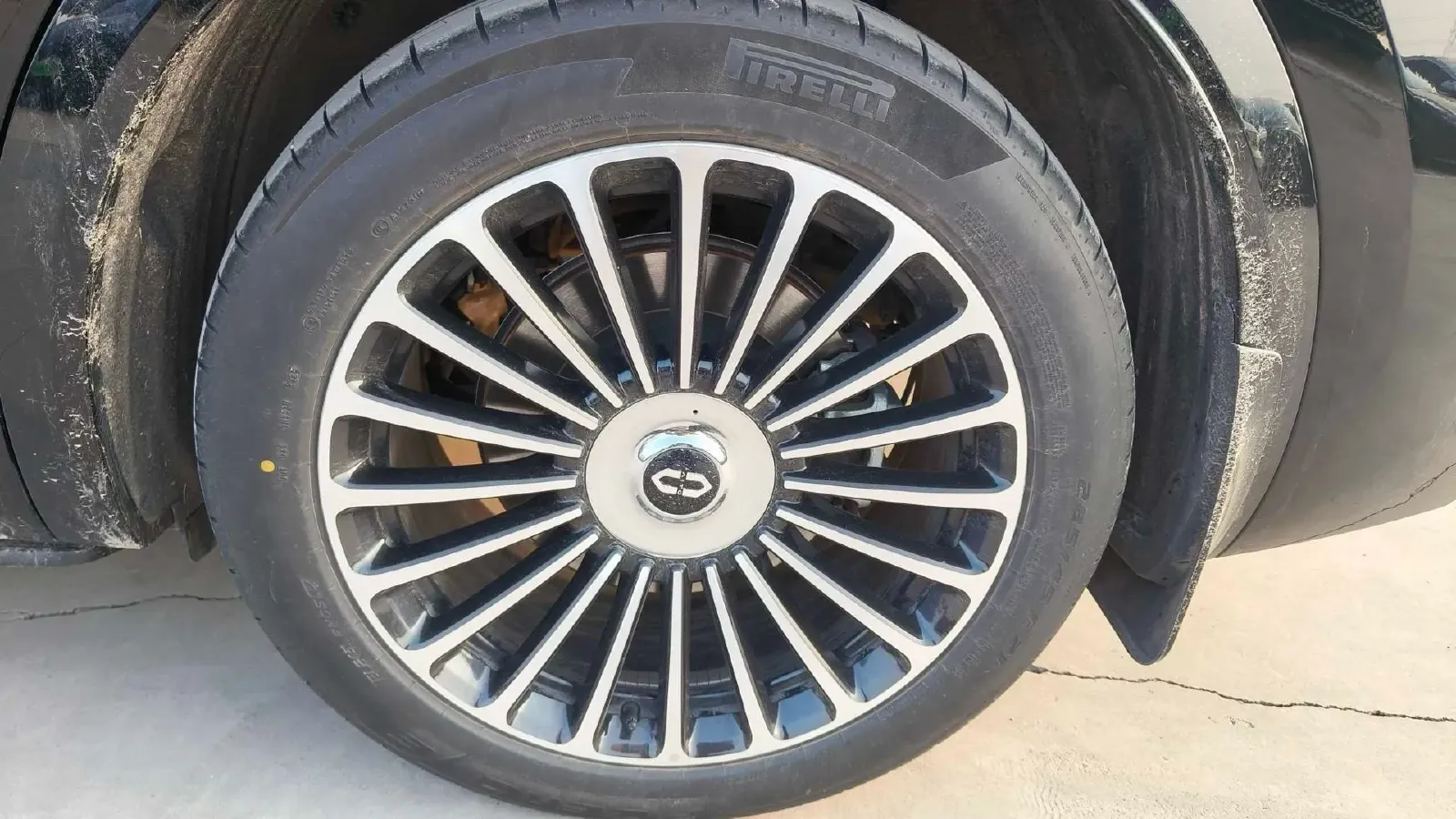 2025 AITO AITO M8 REEV 160HP REEV 53.4KWH,autocango,china used car exporter,china ev exporter,chinese used car exporter,chinese used ev exporter