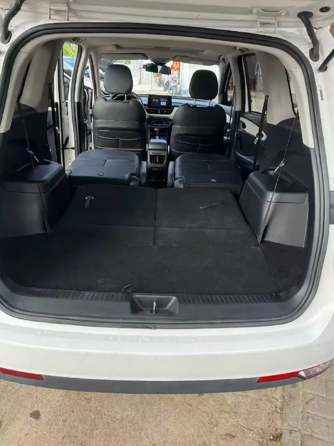 2019 BaoJun 360 1.5L 105HP L4 CVT,autocango,china used car exporter,china ev exporter,chinese used car exporter,chinese used ev exporter