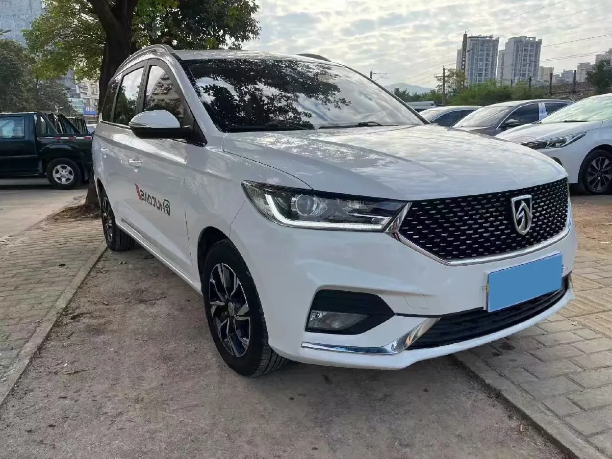 2019 BaoJun 360 1.5L 105HP L4 CVT,autocango,china used car exporter,china ev exporter,chinese used car exporter,chinese used ev exporter