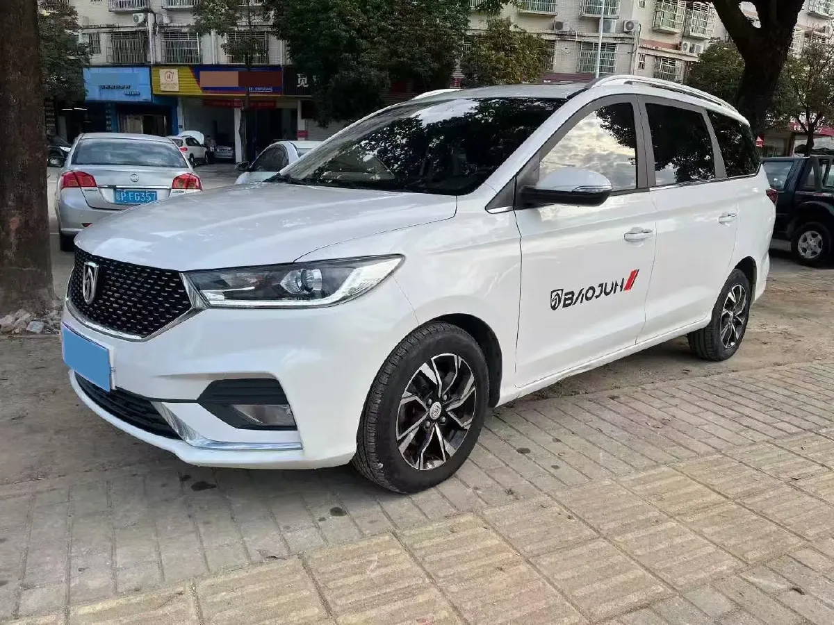 2019 BaoJun 360 1.5L 105HP L4 CVT,autocango,china used car exporter,china ev exporter,chinese used car exporter,chinese used ev exporter