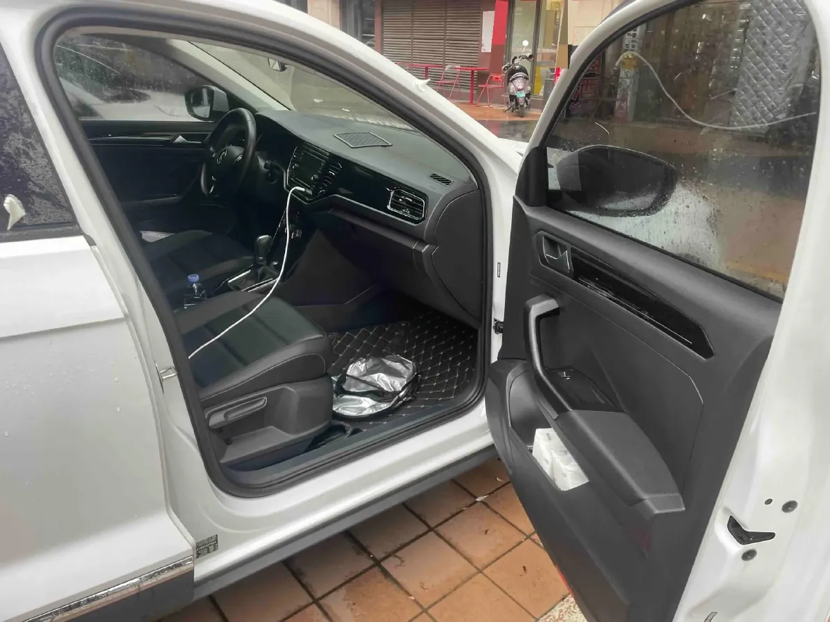 2019 Volkswagen T-Roc 1.4T 150HP L4 7DCT,autocango,china used car exporter,china ev exporter,chinese used car exporter,chinese used ev exporter