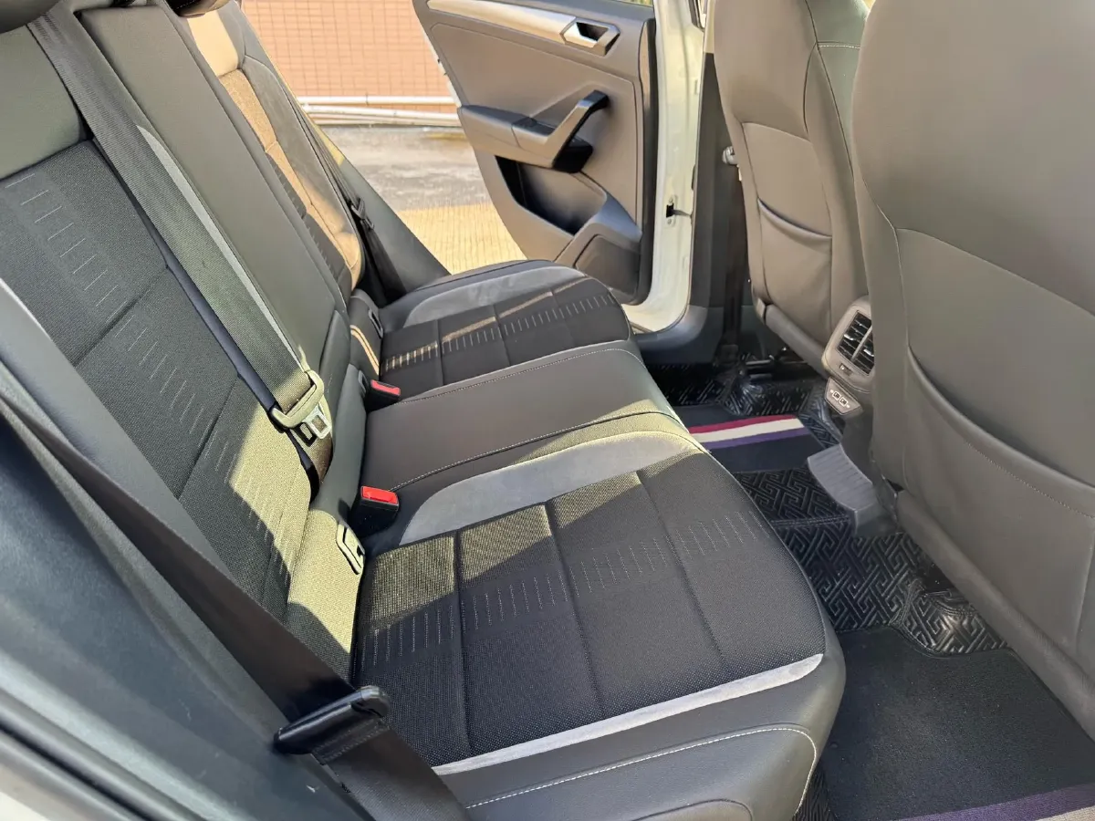 2019 Volkswagen T-Roc 1.4T 131HP L4 7DCT,autocango,china used car exporter,china ev exporter,chinese used car exporter,chinese used ev exporter