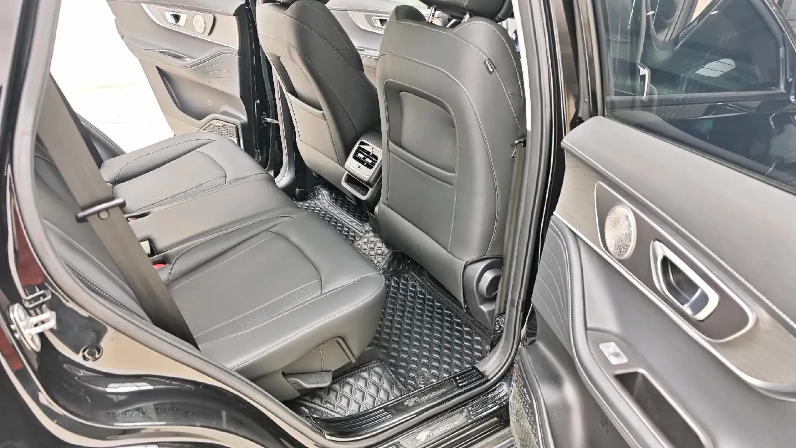 2022 Chery Tiggo 8 PRO 1.6T 197HP L4 7DCT,autocango,china used car exporter,china ev exporter,chinese used car exporter,chinese used ev exporter