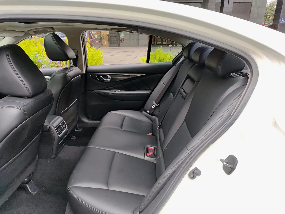 2021 Infiniti Q50L 2.0T 211HP L4 7AT,autocango,china used car exporter,china ev exporter,chinese used car exporter,chinese used ev exporter