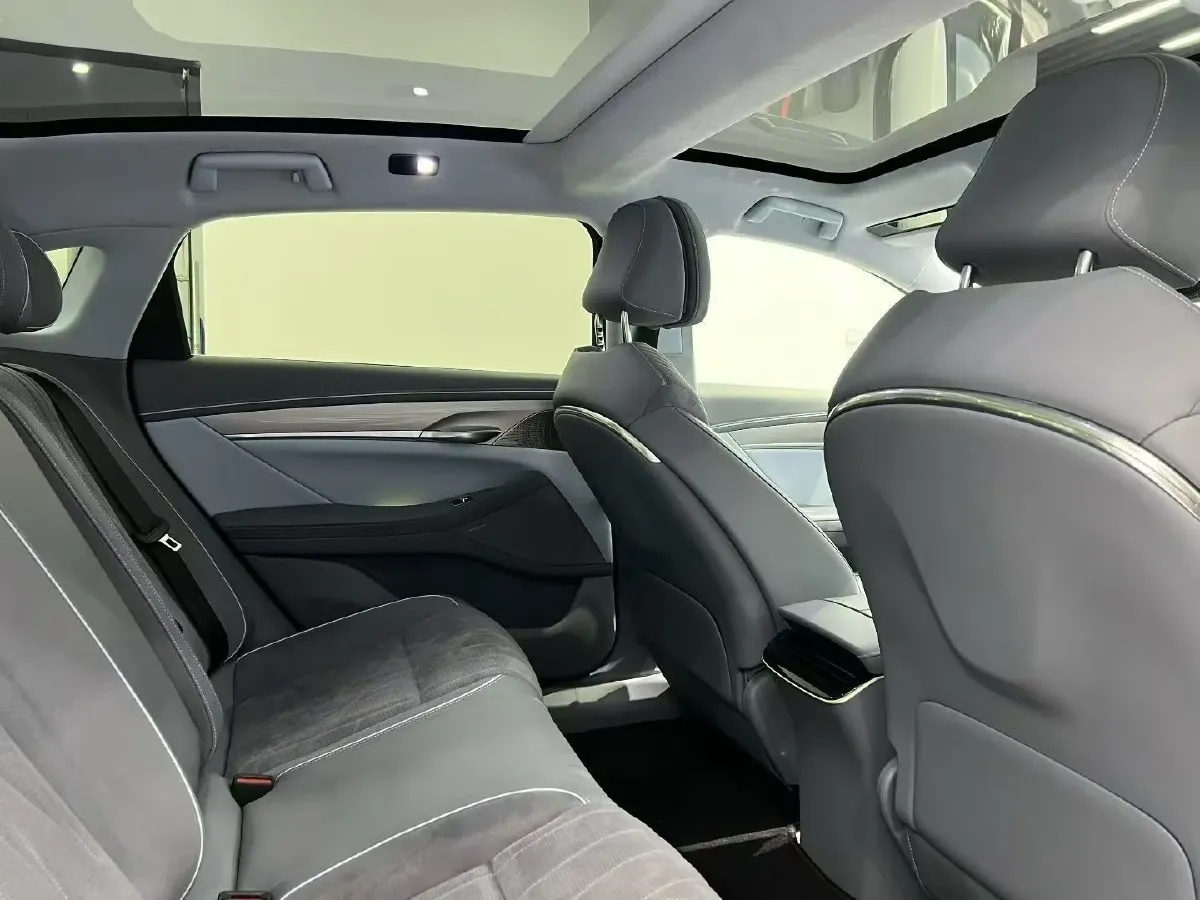 2023 Voyah ZhuiGuang BEV 108.73KWH,autocango,china used car exporter,china ev exporter,chinese used car exporter,chinese used ev exporter