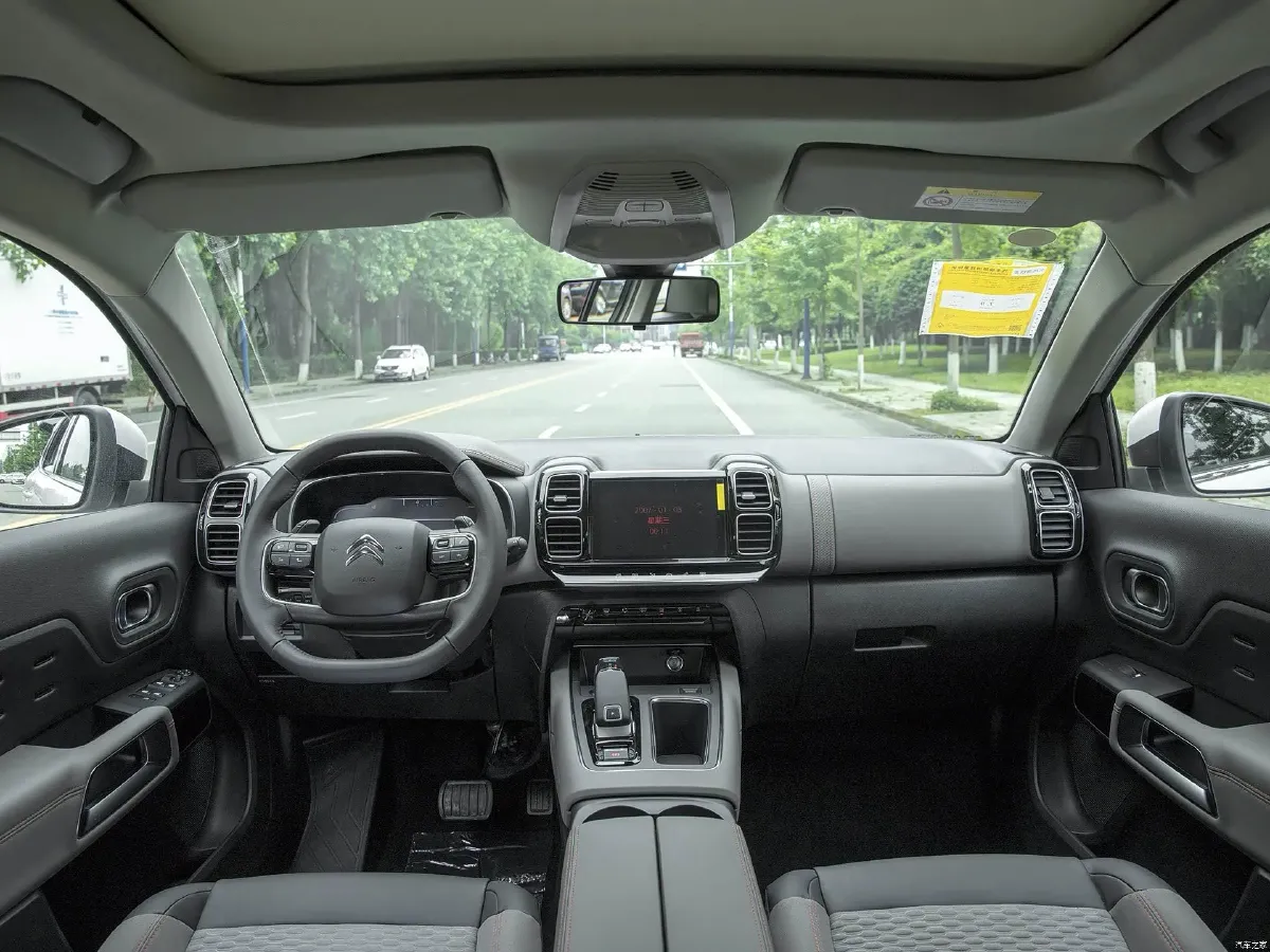 2019 Citroen C5 Aircross 1.6T 167HP L4 6AT,autocango,china used car exporter,china ev exporter,chinese used car exporter,chinese used ev exporter