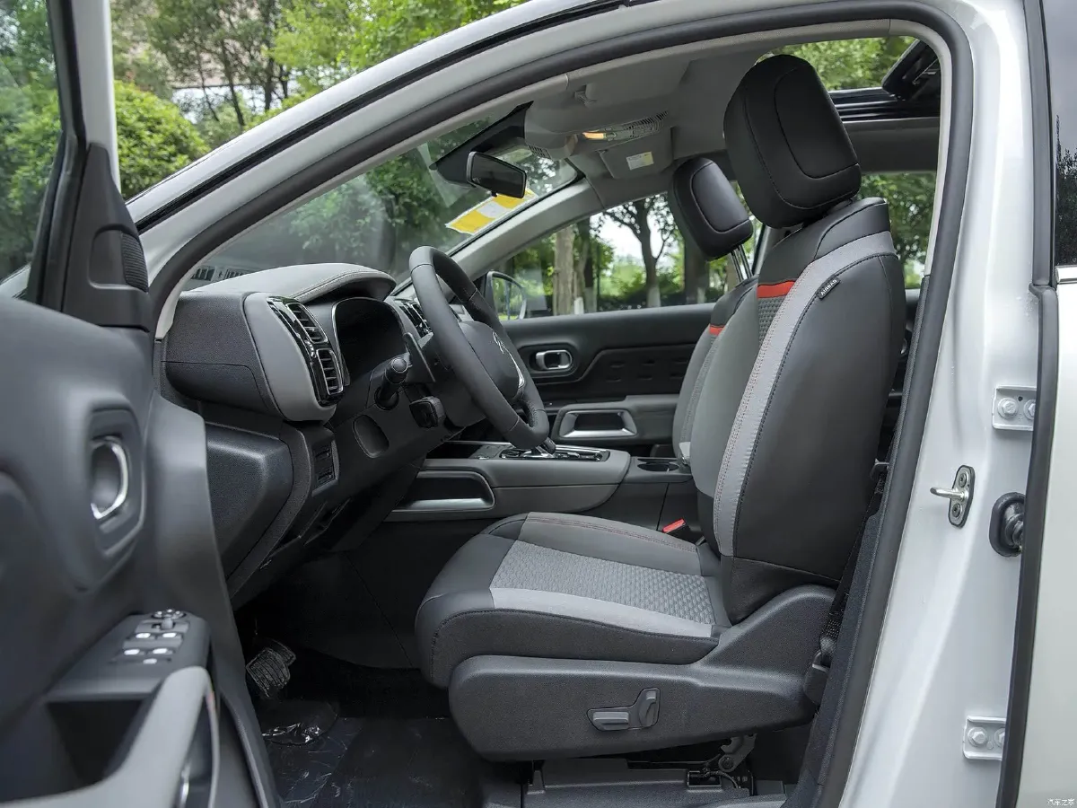 2019 Citroen C5 Aircross 1.6T 167HP L4 6AT,autocango,china used car exporter,china ev exporter,chinese used car exporter,chinese used ev exporter