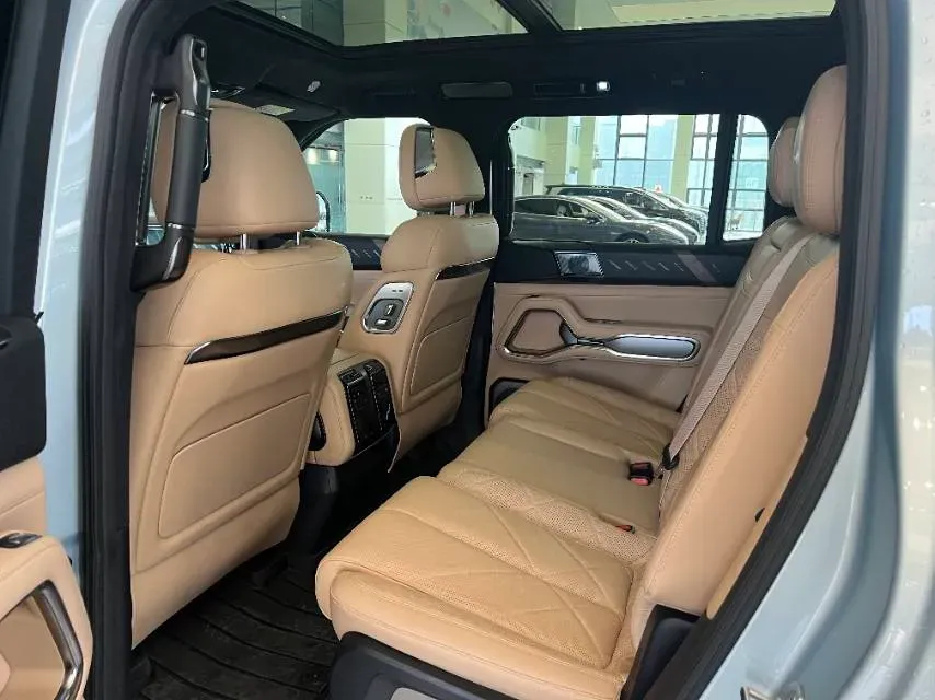 2025 FangChengBao Bao 8 2.0T 245HP L4 E-CVT PHEV 36.8KWH,autocango,china used car exporter,china ev exporter,chinese used car exporter,chinese used ev exporter