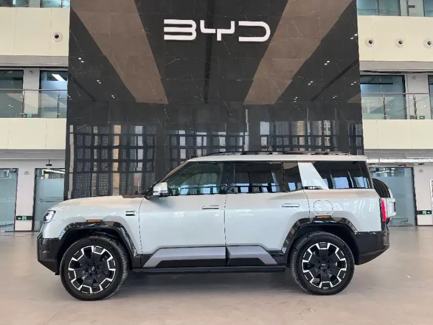 2025 FangChengBao Bao 8 2.0T 245HP L4 E-CVT PHEV 36.8KWH,autocango,china used car exporter,china ev exporter,chinese used car exporter,chinese used ev exporter