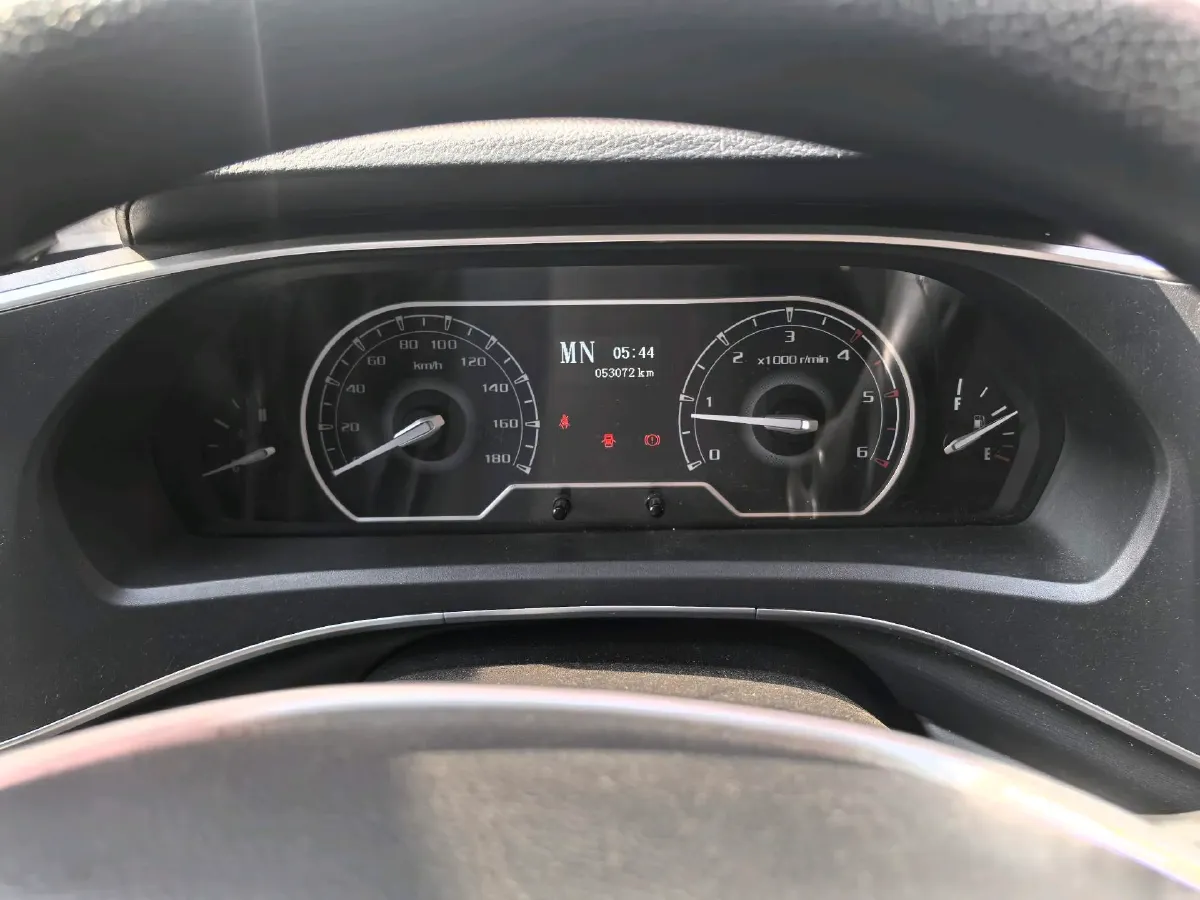 2024 MAXUS XinTu V80 2.0T 147HP L4 6SMG,autocango,china used car exporter,china ev exporter,chinese used car exporter,chinese used ev exporter