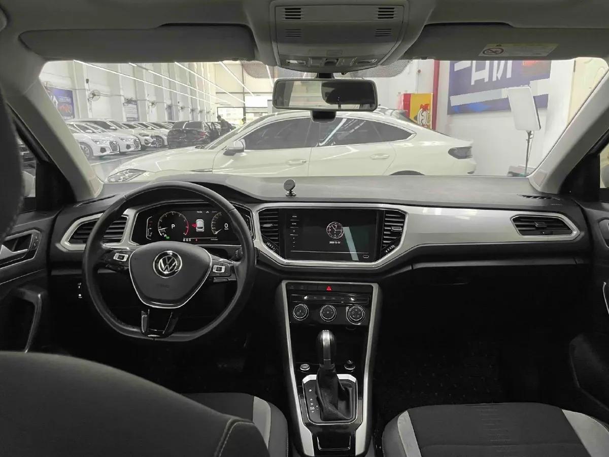 2022 Volkswagen T-Roc 1.4T 150HP L4 7DCT,autocango,china used car exporter,china ev exporter,chinese used car exporter,chinese used ev exporter
