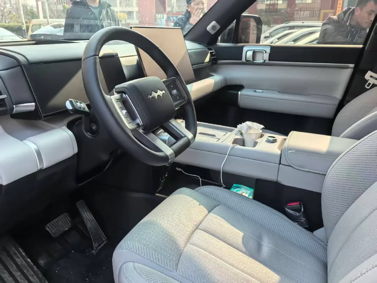 2025 FangChengBao Tai 7 1.5T 156HP L4 E-CVT PHEV,autocango,china used car exporter,china ev exporter,chinese used car exporter,chinese used ev exporter