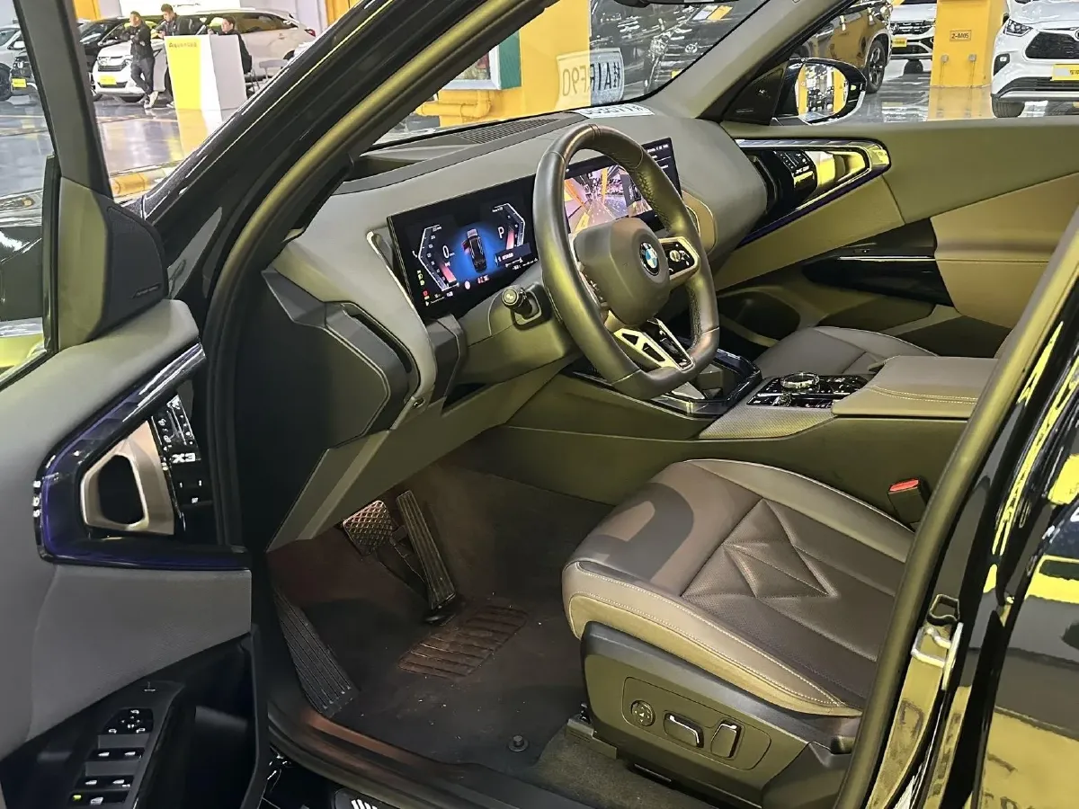 2025 BMW X3 2.0T 258HP L4 8AT,autocango,china used car exporter,china ev exporter,chinese used car exporter,chinese used ev exporter