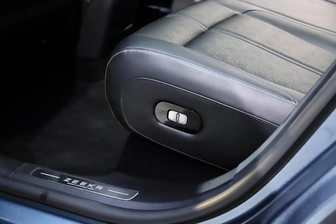 2025 Zeekr 7X BEV 100KWH,autocango,china used car exporter,china ev exporter,chinese used car exporter,chinese used ev exporter