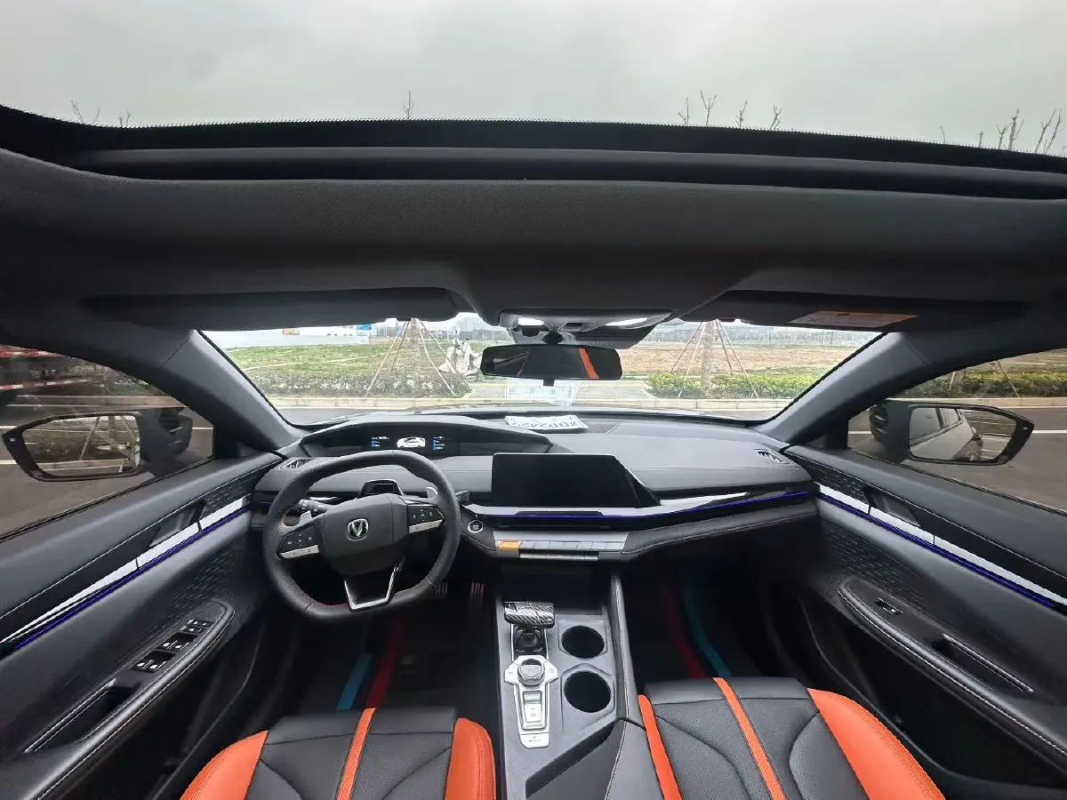 2024 ChangAn UNI-V 1.5T 188HP L4 7DCT,autocango,china used car exporter,china ev exporter,chinese used car exporter,chinese used ev exporter