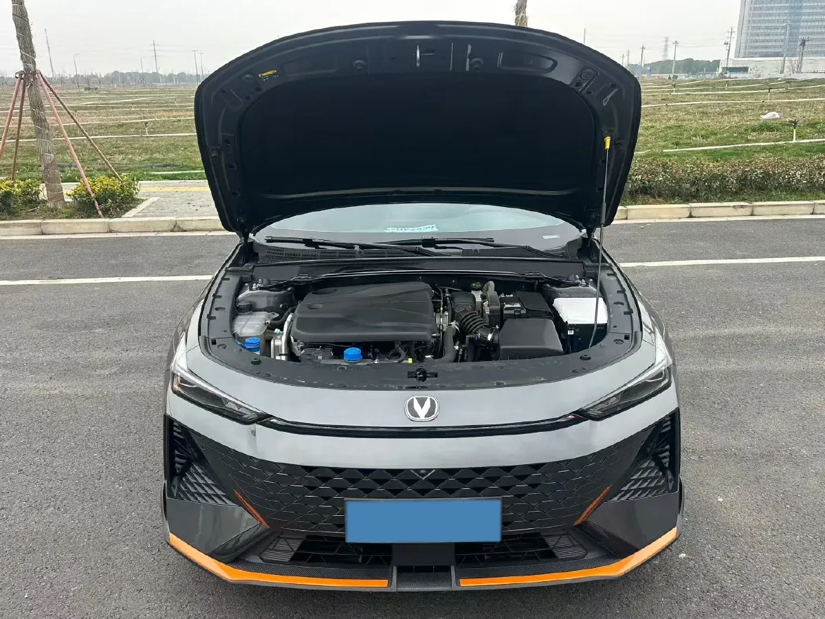 2024 ChangAn UNI-V 1.5T 188HP L4 7DCT,autocango,china used car exporter,china ev exporter,chinese used car exporter,chinese used ev exporter