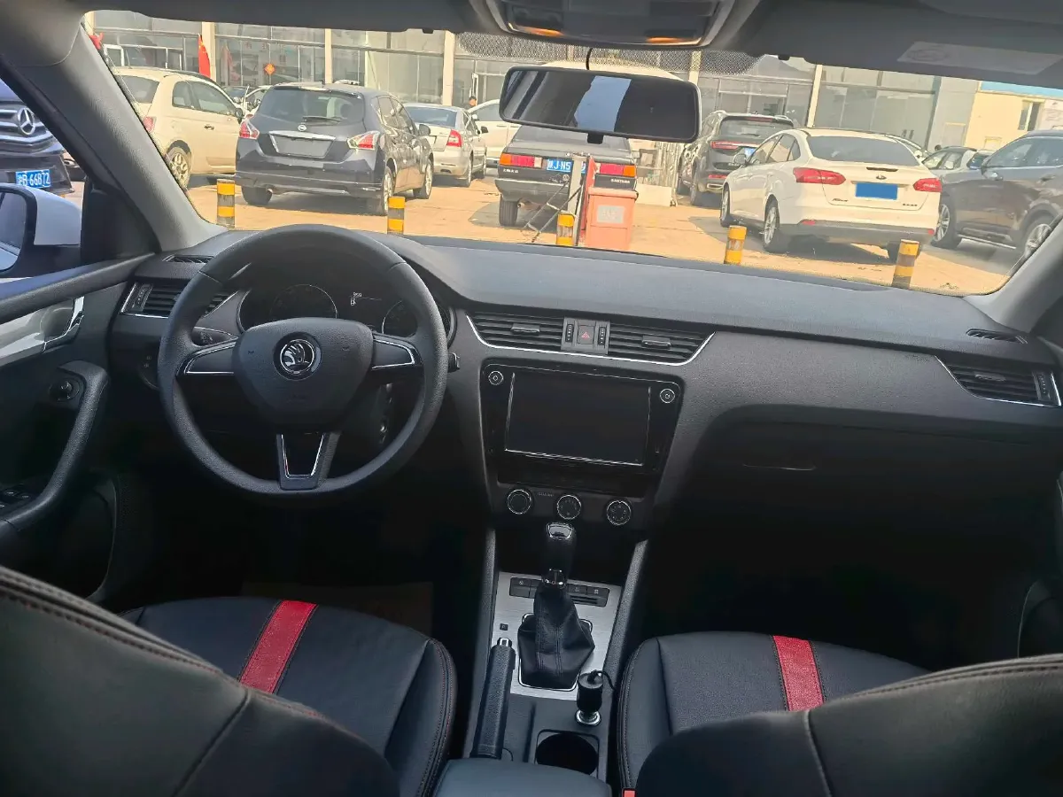 2018 Skoda Octavia 1.6L 110HP L4 6AT,autocango,china used car exporter,china ev exporter,chinese used car exporter,chinese used ev exporter