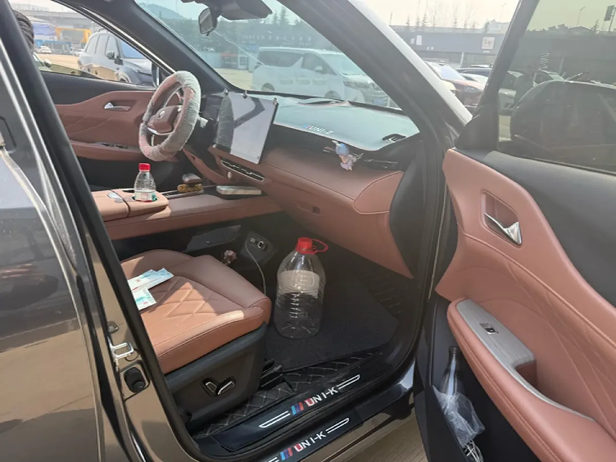 2024 ChangAn UNI-Z 1.5L 98HP L4 E-CVT PHEV 18.4KWH,autocango,china used car exporter,china ev exporter,chinese used car exporter,chinese used ev exporter