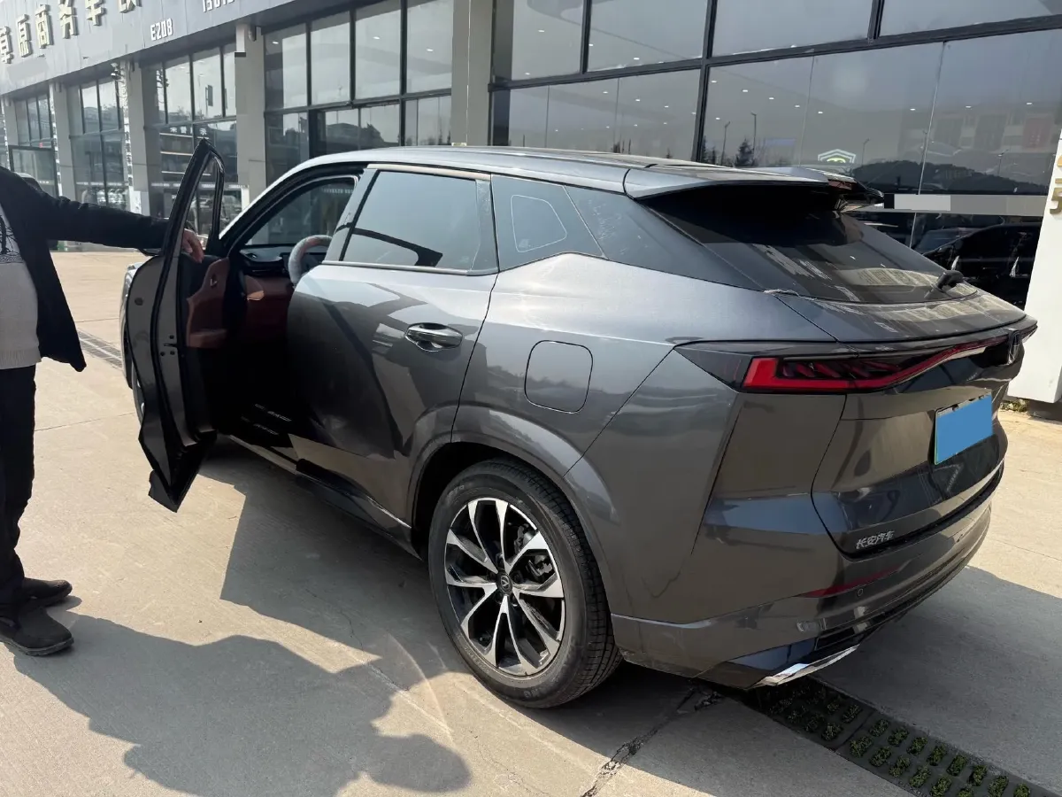 2024 ChangAn UNI-Z 1.5L 98HP L4 E-CVT PHEV 18.4KWH,autocango,china used car exporter,china ev exporter,chinese used car exporter,chinese used ev exporter