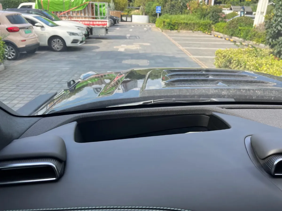 2024 YangWang U8 2.0T 272HP L4 REEV 49.05KWH,autocango,china used car exporter,china ev exporter,chinese used car exporter,chinese used ev exporter