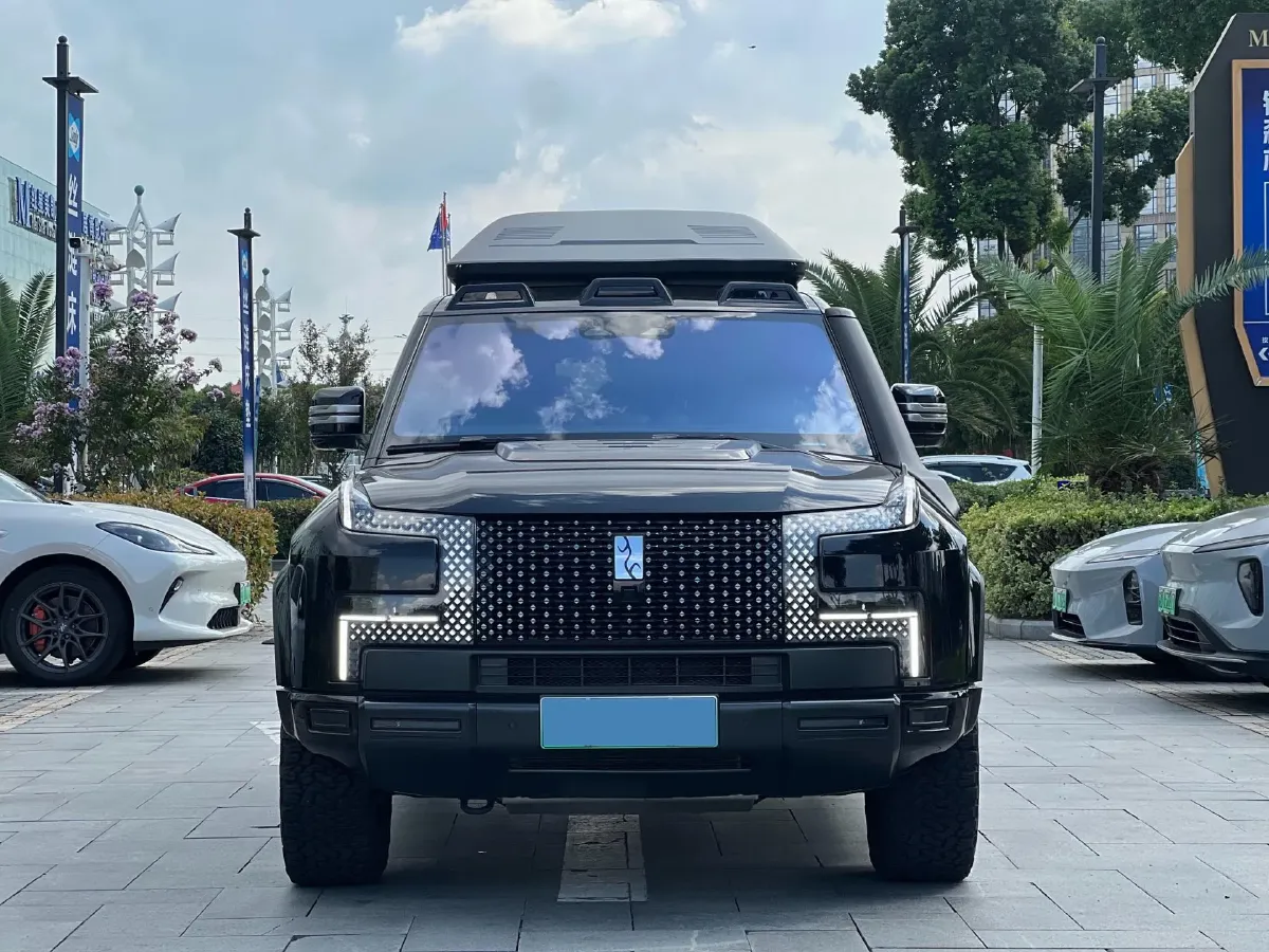 2024 YangWang U8 2.0T 272HP L4 REEV 49.05KWH,autocango,china used car exporter,china ev exporter,chinese used car exporter,chinese used ev exporter