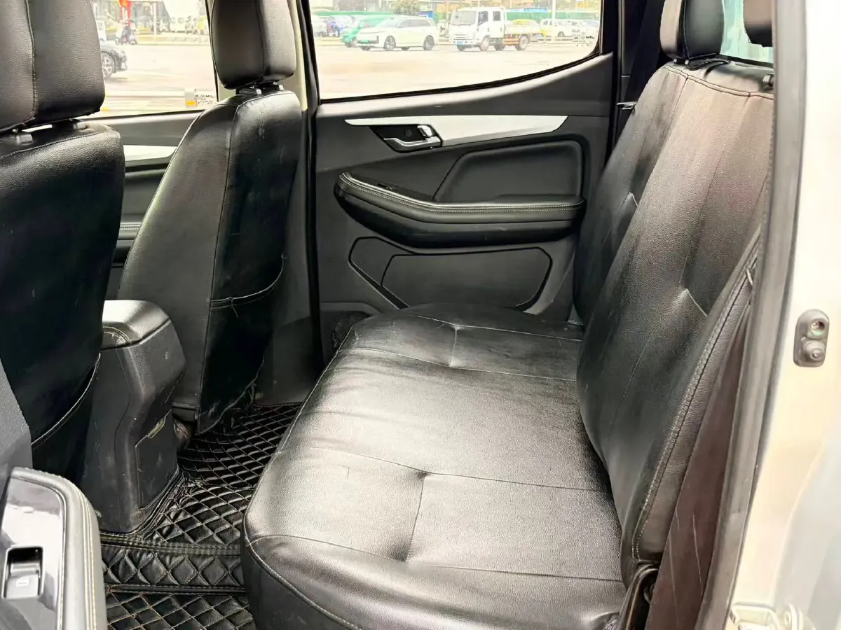 2019 Isuzu RE-MAX Jim 2.5T 129HP L4 6MT,autocango,china used car exporter,china ev exporter,chinese used car exporter,chinese used ev exporter