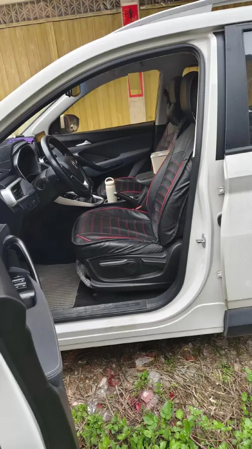 2018 BaoJun 530 1.5T 150HP L4 6MT,autocango,china used car exporter,china ev exporter,chinese used car exporter,chinese used ev exporter