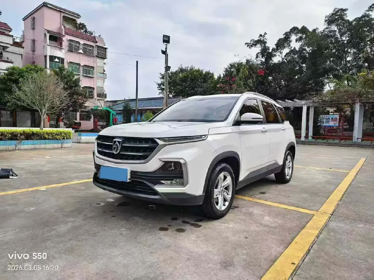 2018 BaoJun 530 1.5T 150HP L4 6MT,autocango,china used car exporter,china ev exporter,chinese used car exporter,chinese used ev exporter