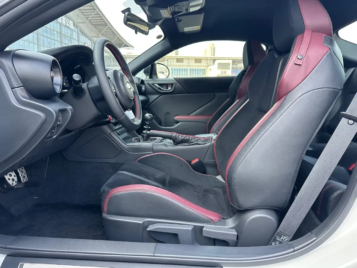 2024 Subaru Outback 2.5L 169HP H4 CVT,autocango,china used car exporter,china ev exporter,chinese used car exporter,chinese used ev exporter